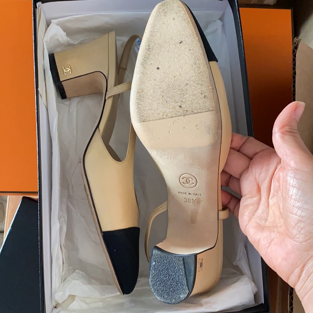 Chanel cap toe beige black slingback pumps heels - Picture 3 of 9